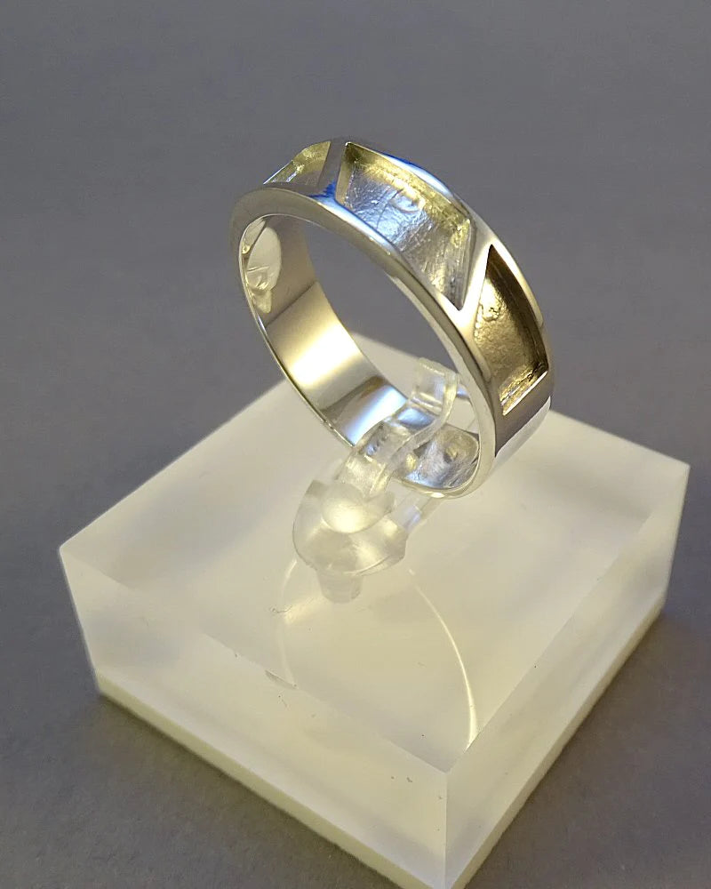 Gents/ unisex channel ring