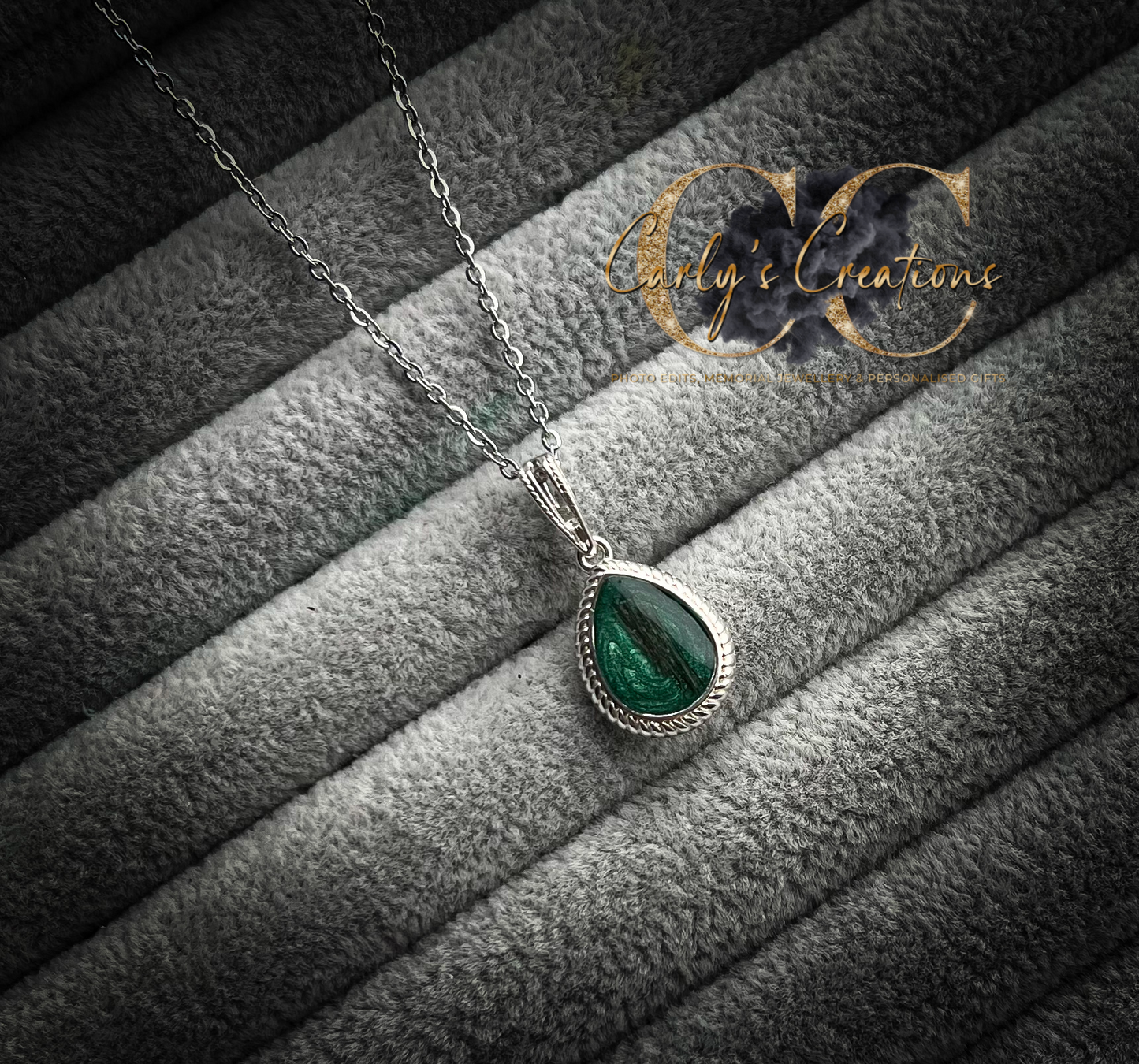Rope edge teardrop pendant necklace