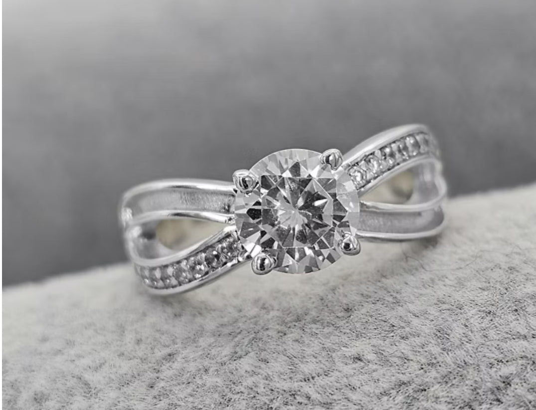 Solitaire cz infinity ring