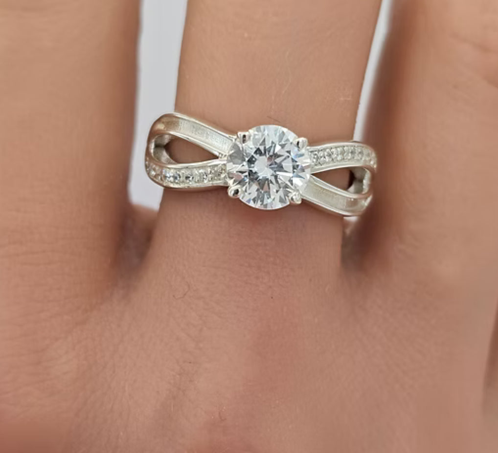 Solitaire cz infinity ring
