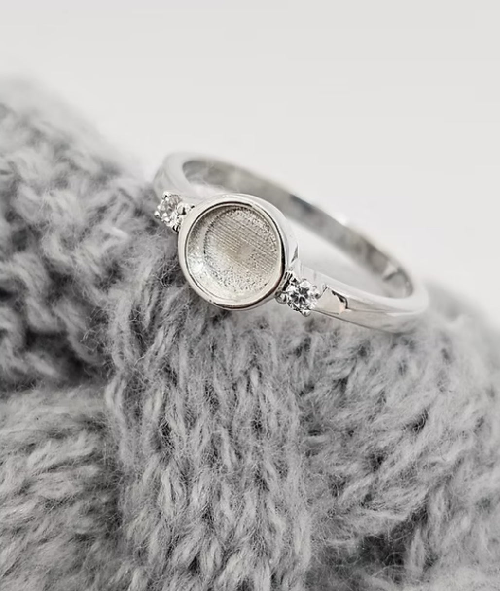 Double gem round ring