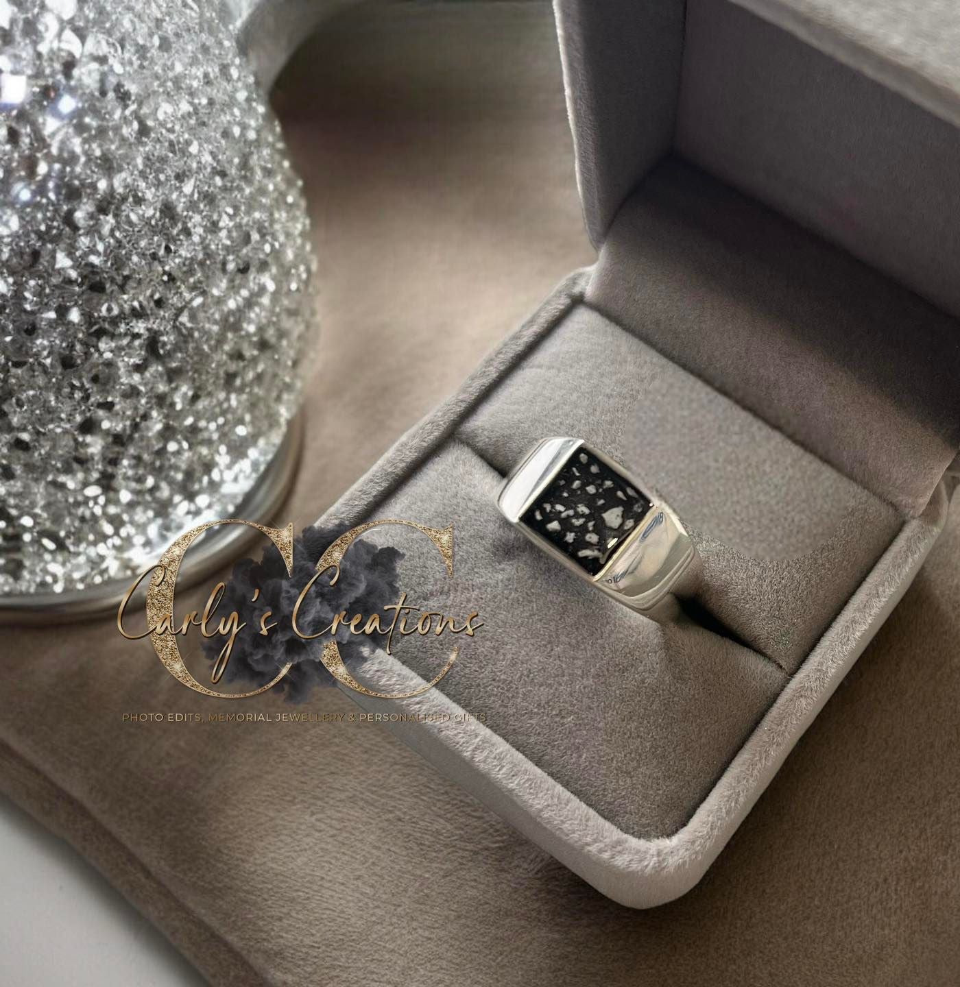 Gents/unisex square ring