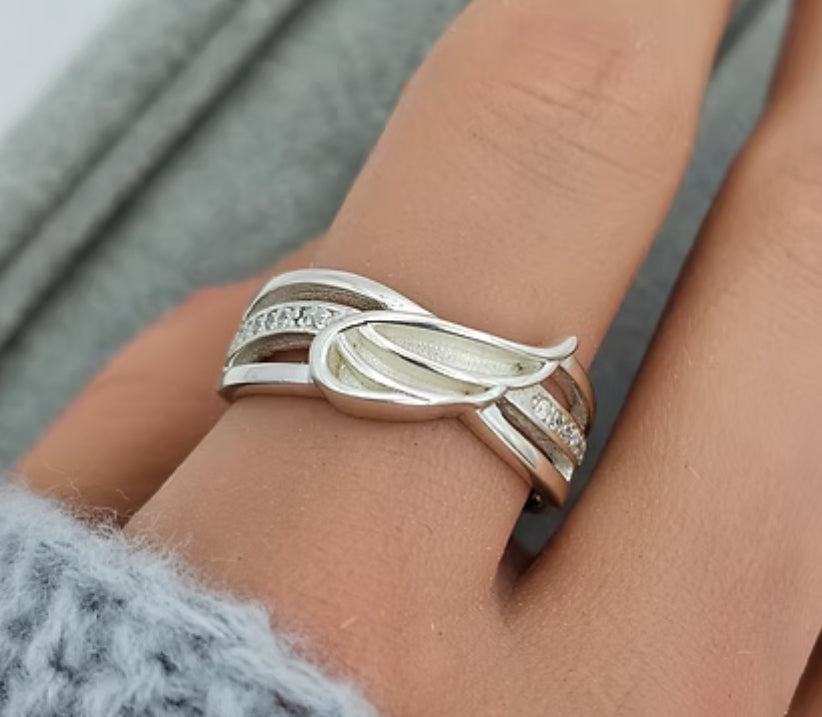 Angel wings ring