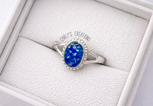 Rope edge oval memorial ring