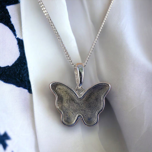 Plain butterfly pendant necklace