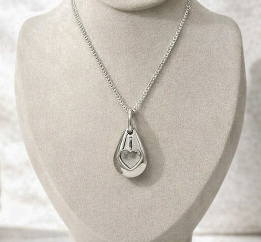Pebble heart pendant necklace