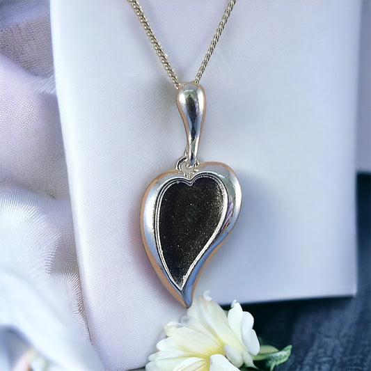 Stylish heart pendant necklace