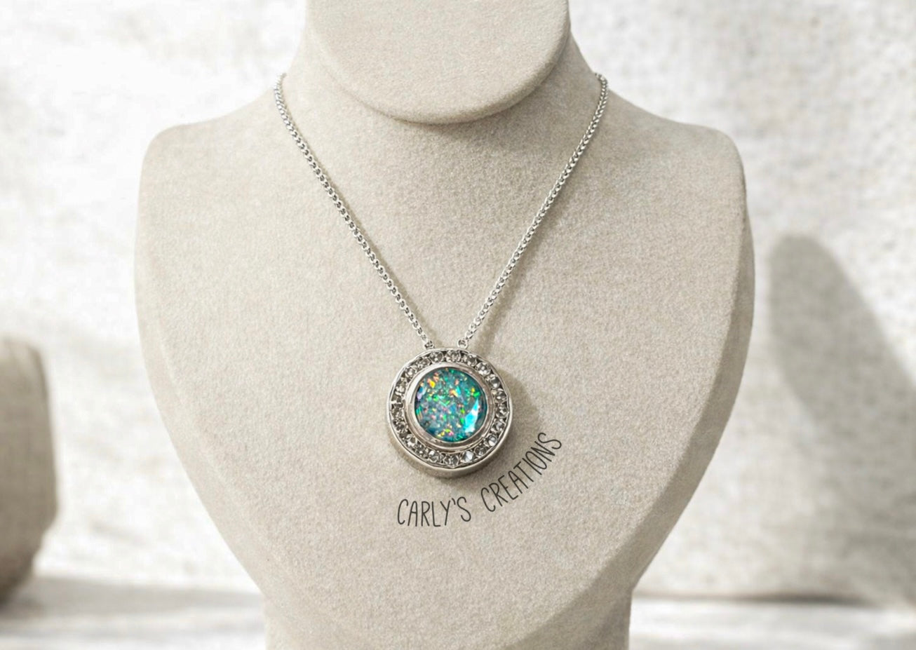Halo pendant necklace