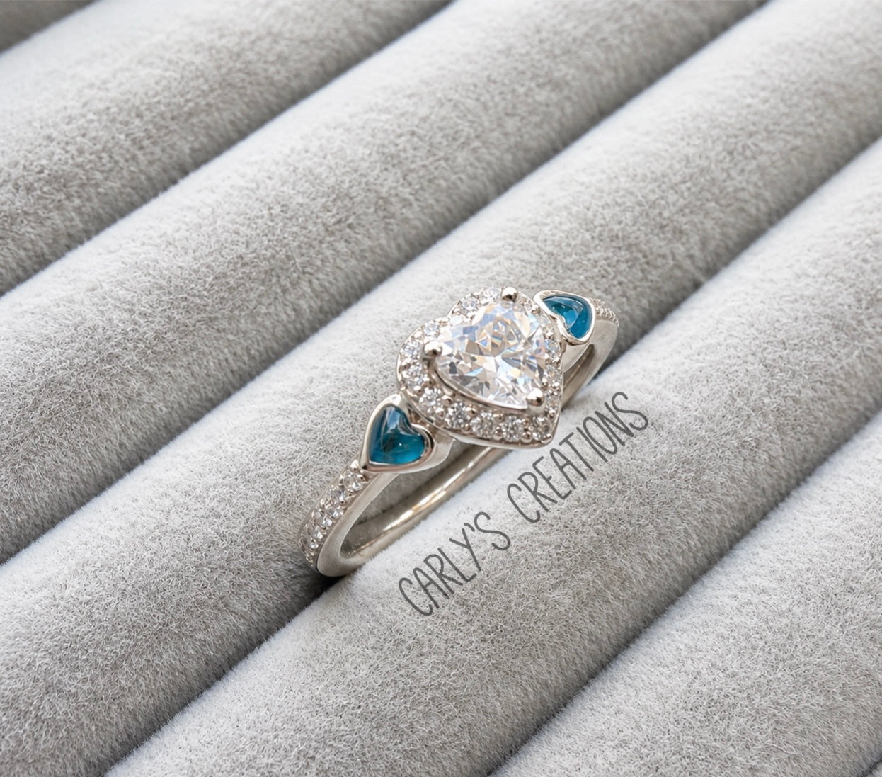 Cluster heart ring