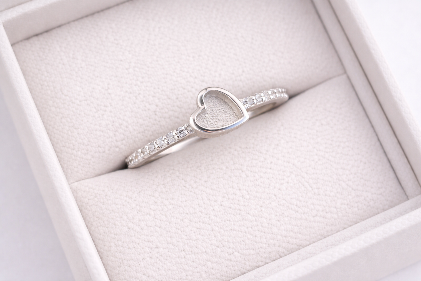 Dainty heart style memorial ring