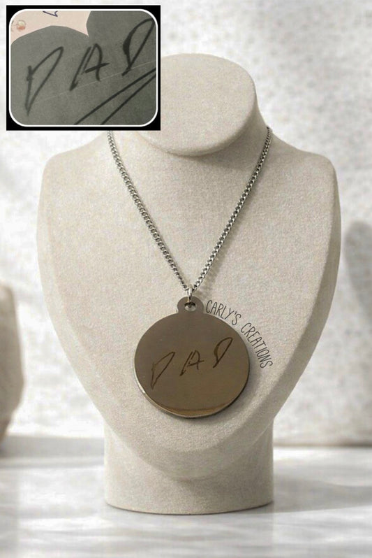 Round silver pendant necklace