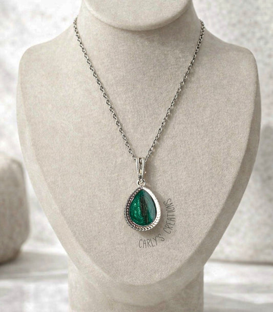 Rope edge teardrop pendant necklace