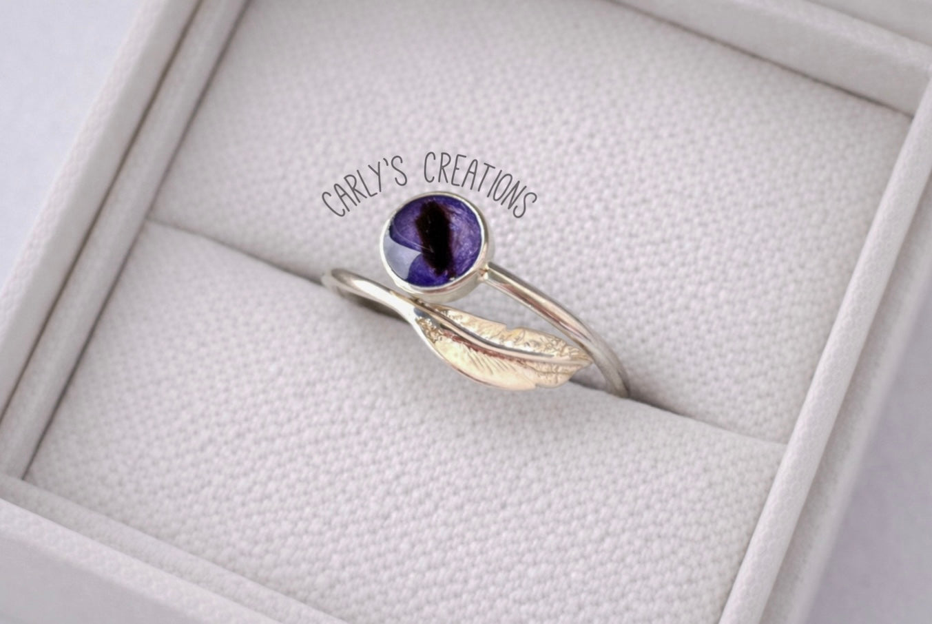 Adjustable feather ring