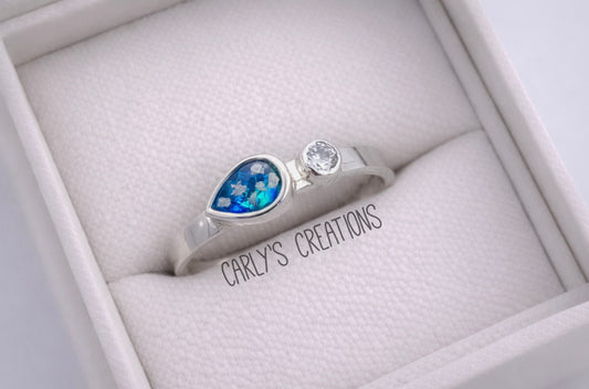 Single gem teardrop memorial ring