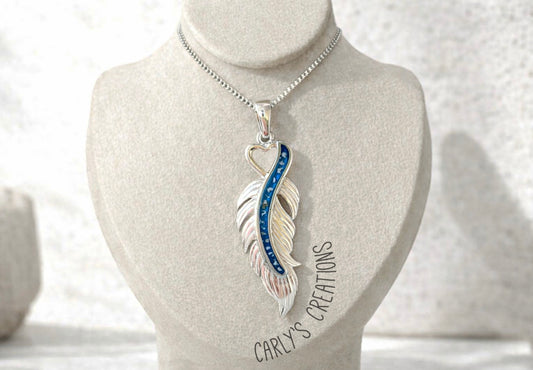 Feather pendant necklace