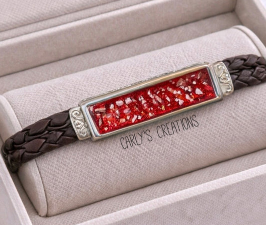 Unisex bracelet with leather strap