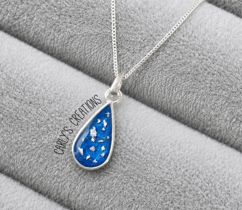Small Plain teardrop necklace
