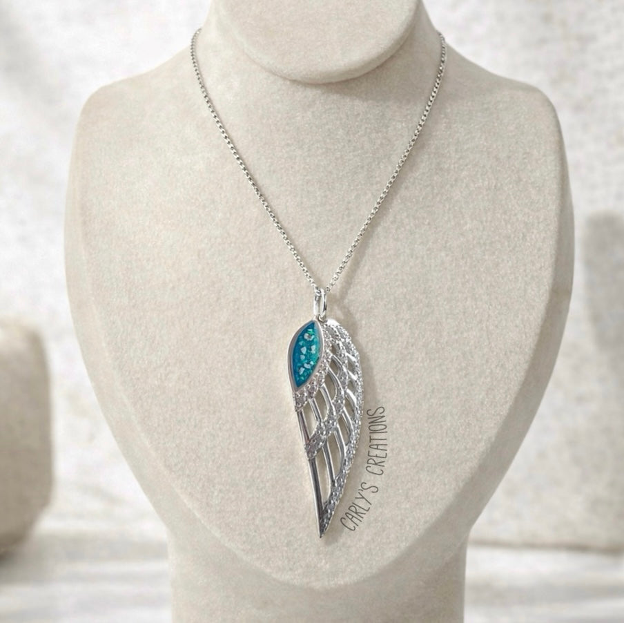 Wing  pendant necklace