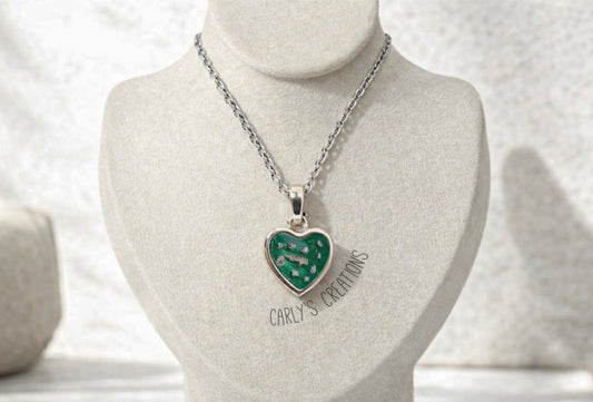 Thick trim heart pendant necklace