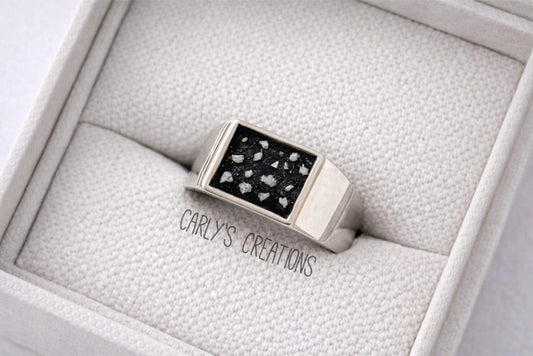 Men’s Rectangular Signet Ring
